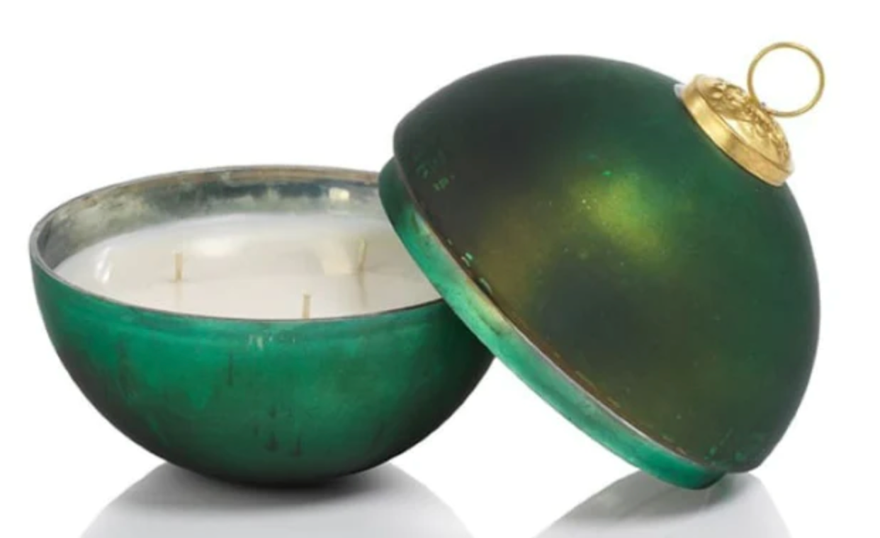 Noel Green Glass Ornament 10 oz Candle