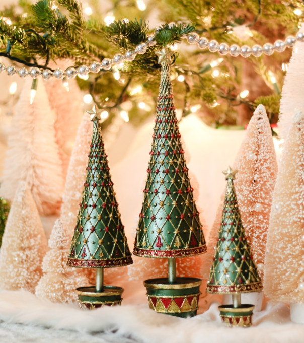 13" Fleur De Lis Tree with Drum Base (Trad. Green)