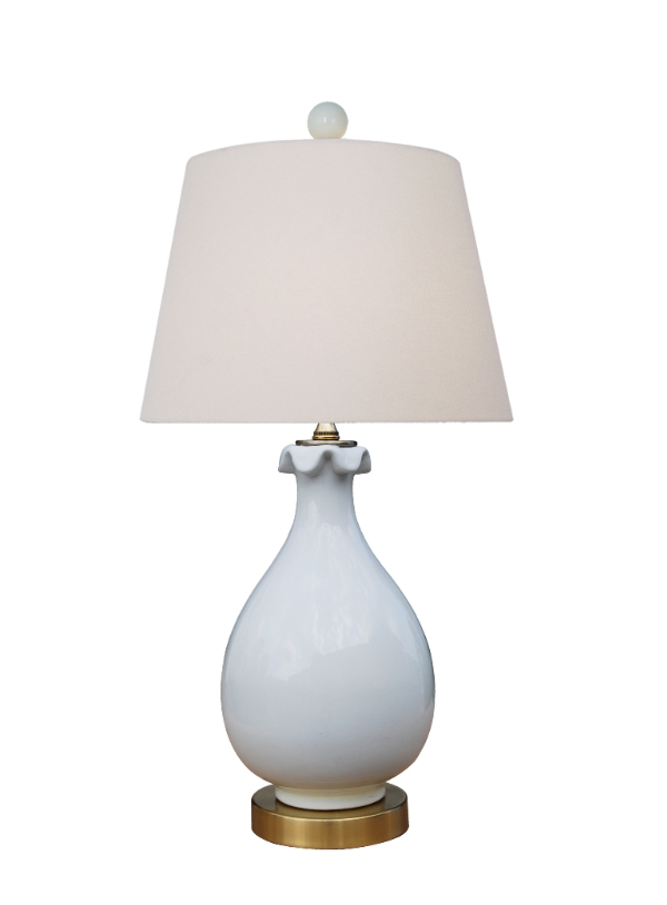 Cream White Lotus Vase Lamp