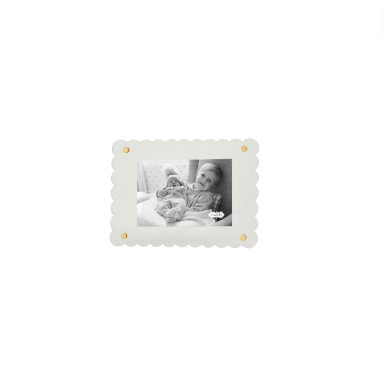 Clear Scallop Acrylic Frame