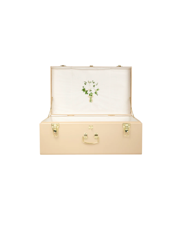 Petite Keep Beige Trunk with Bouquet