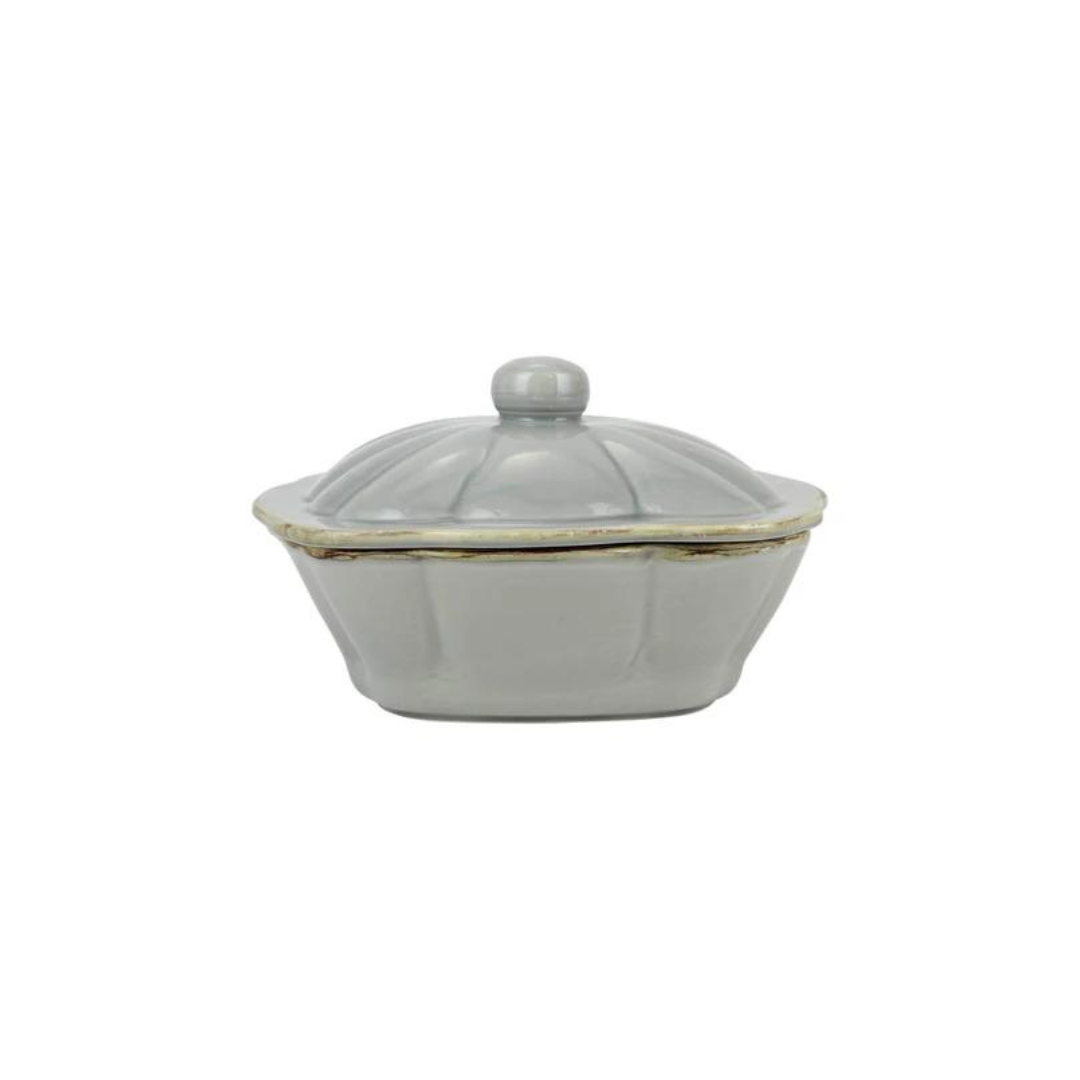 Gray Square Covered Casserole Dish