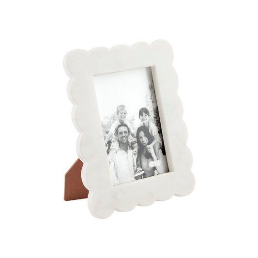 Scalloped Marble Frame 5x7