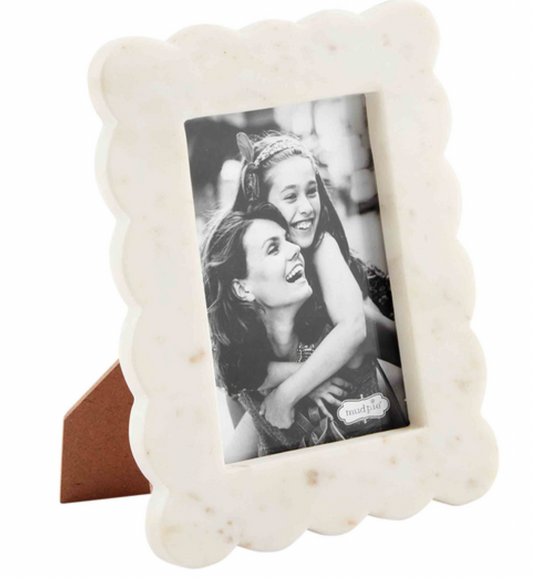 Scalloped Marble Frame 4x6